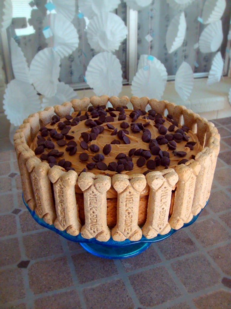 http://www.bakedbyjoanna.com/2011/08/banana-carob-oat-cake-with-peanut-butter-frosting.html
