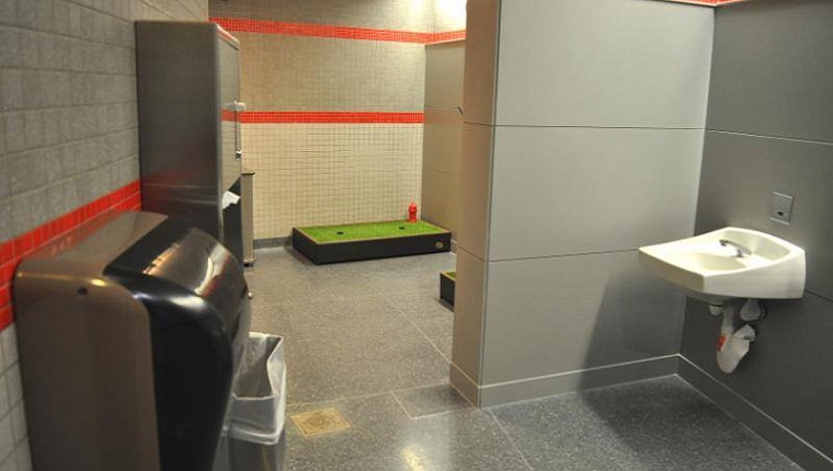 chicago ohare canine comfort station