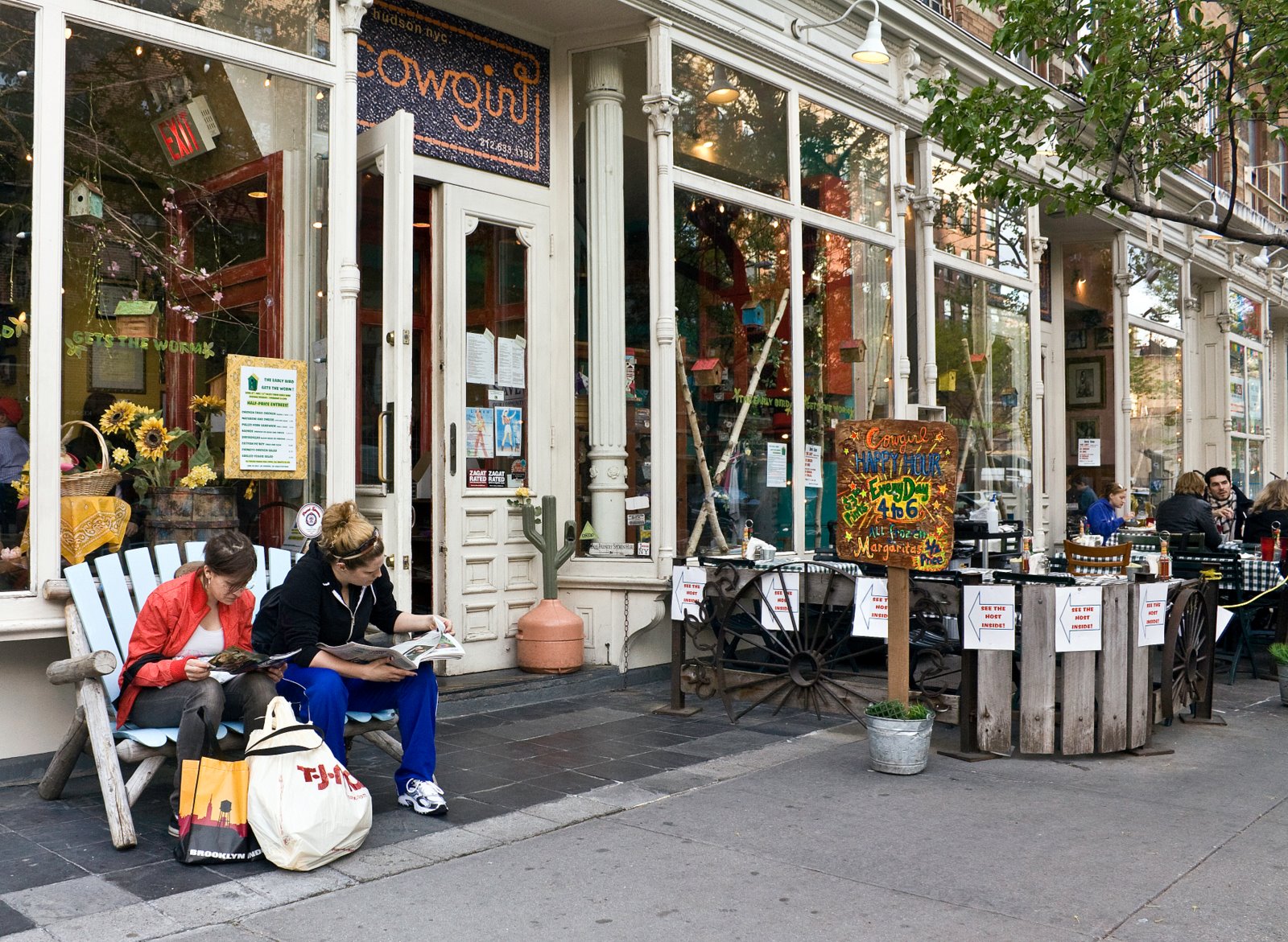 friendly bars nyc 8 top friendly restaurants in nyc rover friendly bars nyc 8 top friendly restaurants in nyc rover