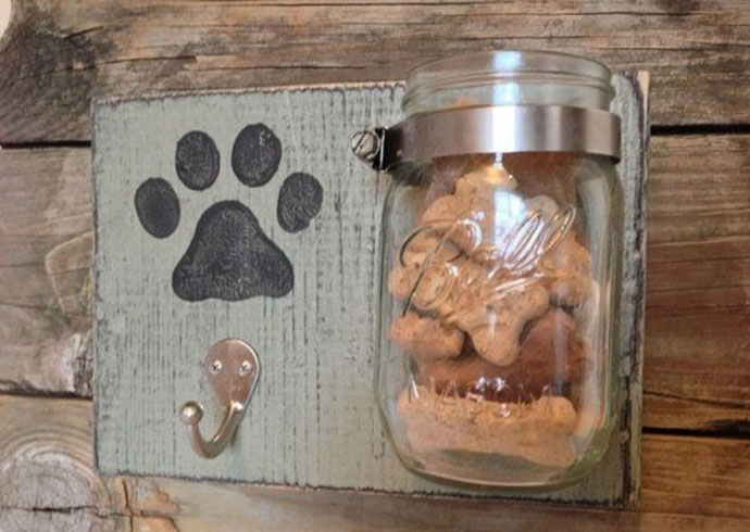 manualidades creativas para perros - colgador de correa y envase para chuches