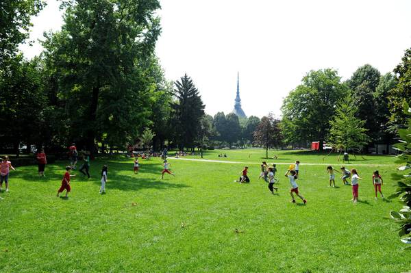 passeggiare con il cane parco del valentino torino