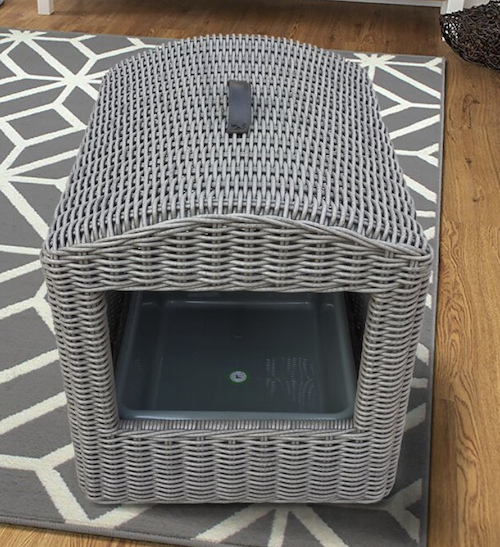 Spiva wicker enclosure