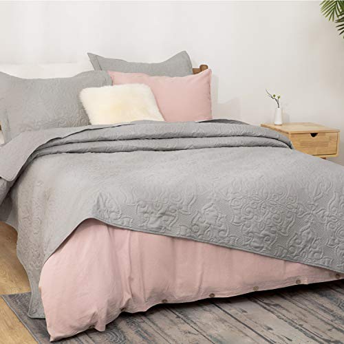 Bedsure microfiber dog proof bedspread and pillow shams