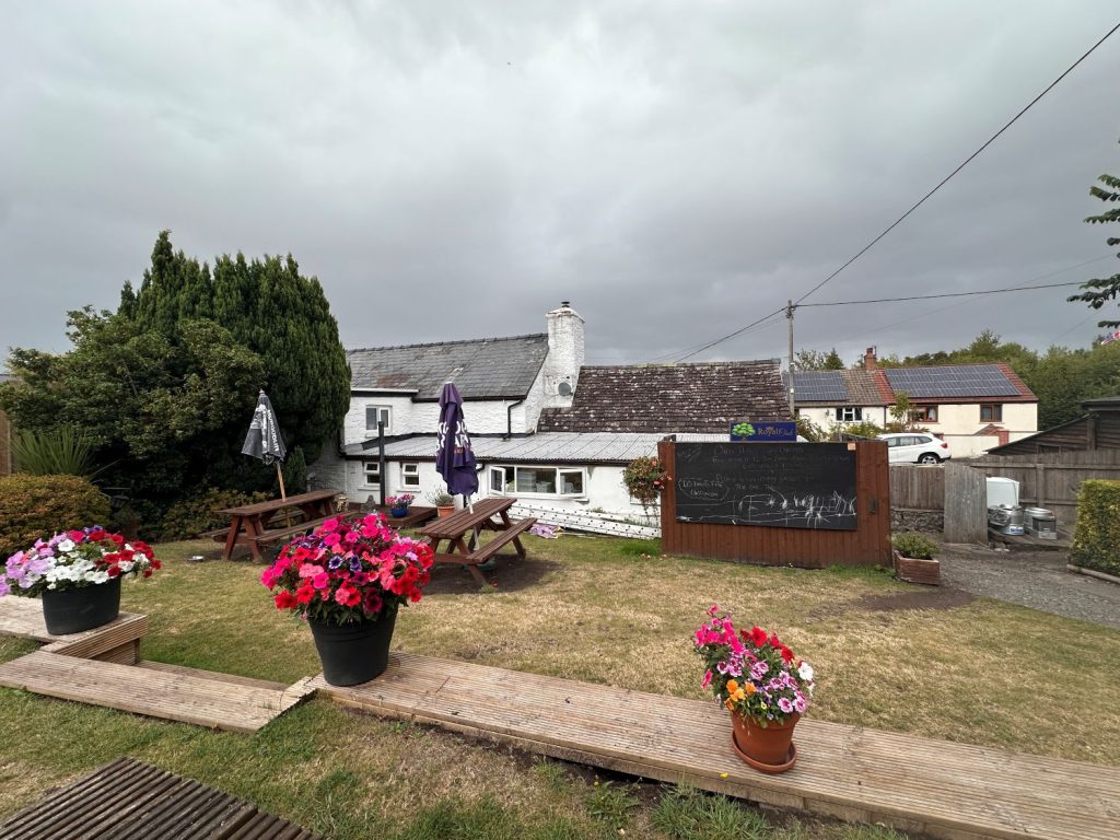 The Royal Oak pub, outside view