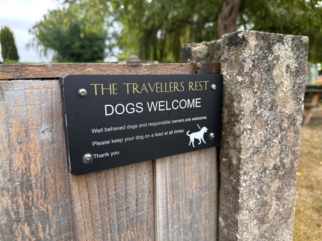 Dogs welcome sign at The Travellers Rest
