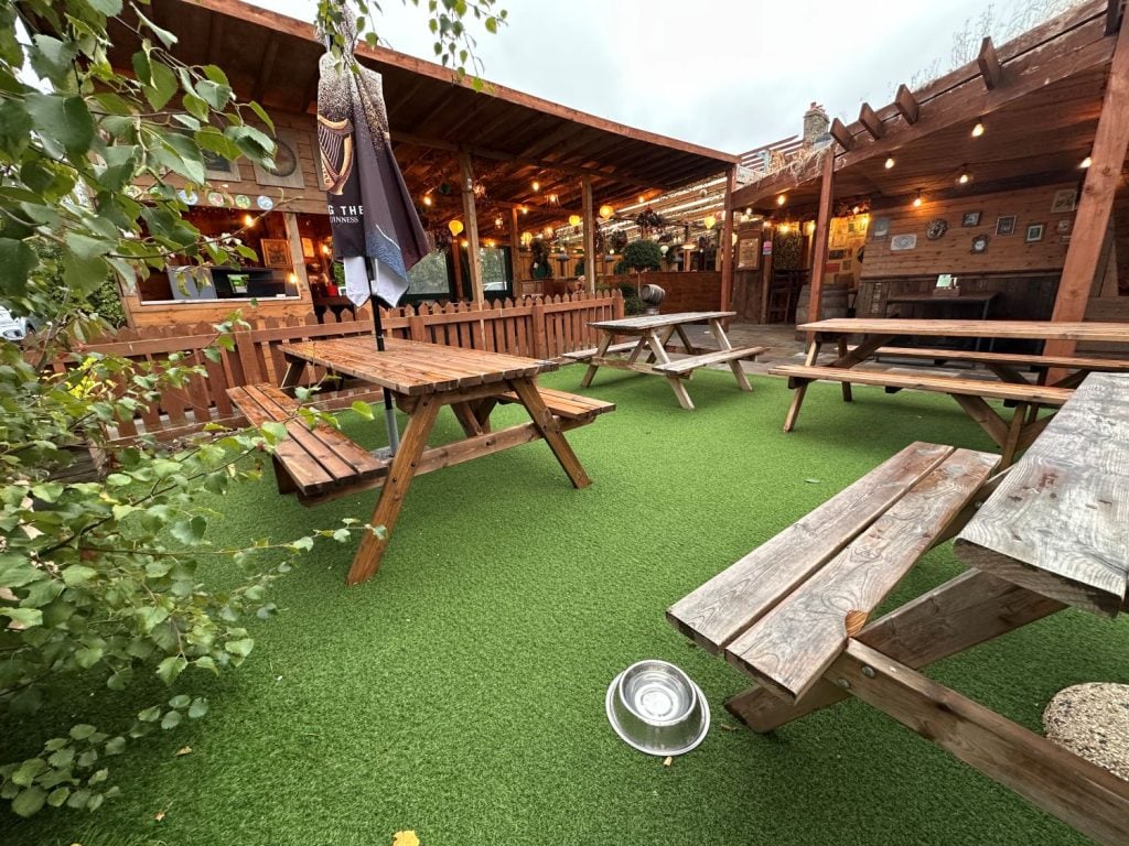 Beer garden at the white lion