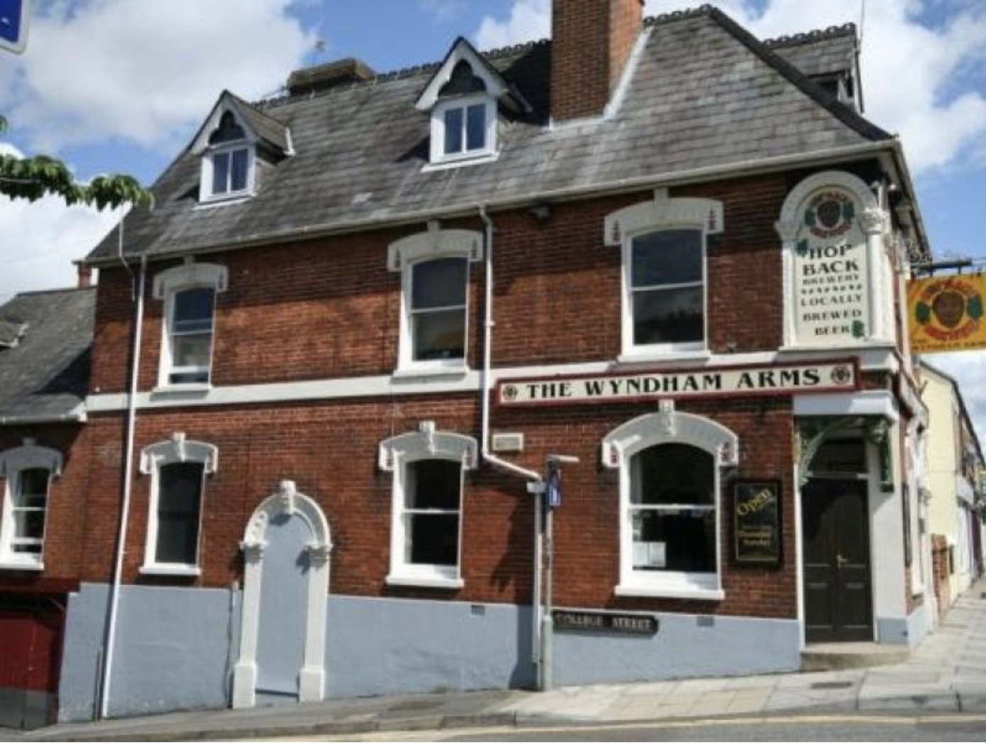 Top 6 DogFriendly Pubs in Wiltshire The Dog People by