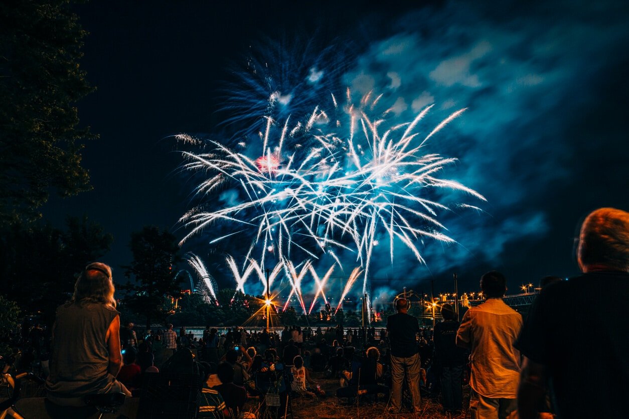 how do you comfort a dog scared of fireworks