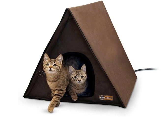 A-frame heated cat house