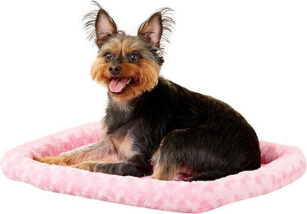 Midwest Quiet Time dog bed in pink