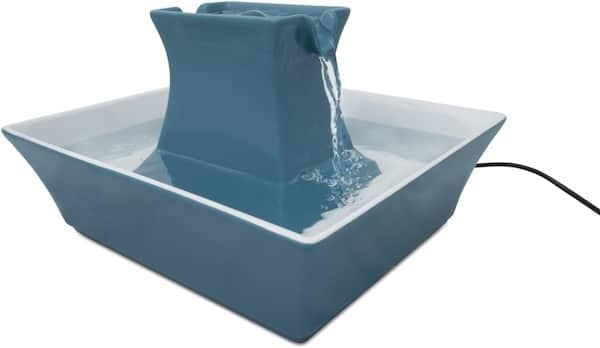 Blue pagoda cat fountain