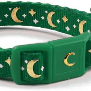 green collar with gold moon pattern