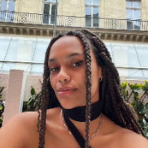 Sitter Profile Image: Cecília S.