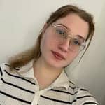 Sitter Profile Image: Selina T.