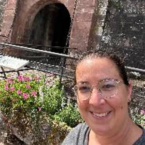 Sitter Profile Image: Lydia M.