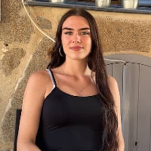 Sitter Profile Image: Chloé H.