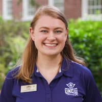 Sitter Profile Image: Carly P.