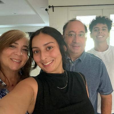 Sitter Profile Image: Javier & Milagros O.