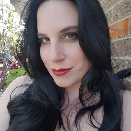 Sitter Profile Image: Leora W.