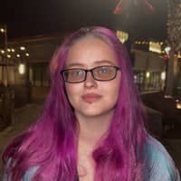 Sitter Profile Image: Laura L.