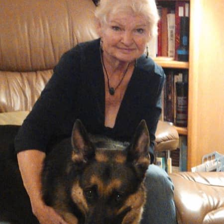 Sitter Profile Image: Paula V.