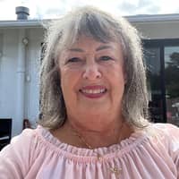 Sitter Profile Image: Elaine L.