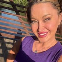 Sitter Profile Image: Leslie E.