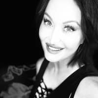 Sitter Profile Image: Leslie E.