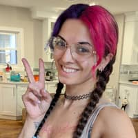 Sitter Profile Image: Vivian S.