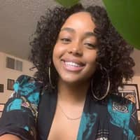 Sitter Profile Image: Stacie  T.