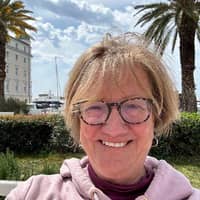 Sitter Profile Image: Laurie A.