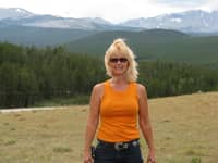 Sitter Profile Image: Lynn U.