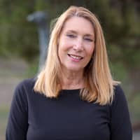 Sitter Profile Image: Loree W.