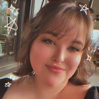 Sitter Profile Image: Caitlin W.