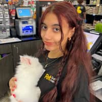 Sitter Profile Image: Cindy R.