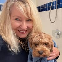 Sitter Profile Image: Verlinda R.