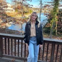 Sitter Profile Image: Elizabeth B.