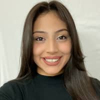 Sitter Profile Image: Frida V.