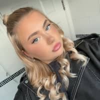 Sitter Profile Image: Leah T.