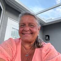 Sitter Profile Image: Laura N.