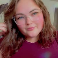 Sitter Profile Image: Laura K.