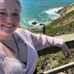 Sitter Profile Image: Mercedes S.