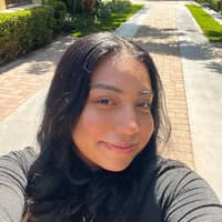 Sitter Profile Image: Leticia C.