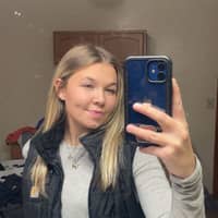 Sitter Profile Image: Chloe H.