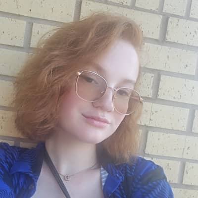 Sitter Profile Image: Victoria W.