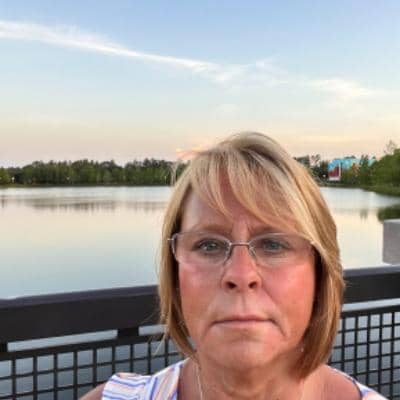 Sitter Profile Image: Connie S.