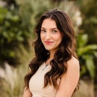 Sitter Profile Image: Alexa W.