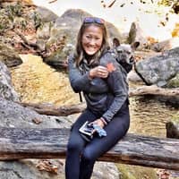 Sitter Profile Image: Leigh P.