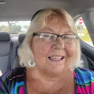 Sitter Profile Image: Tracy R.