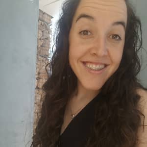 Sitter Profile Image: Verónica L.